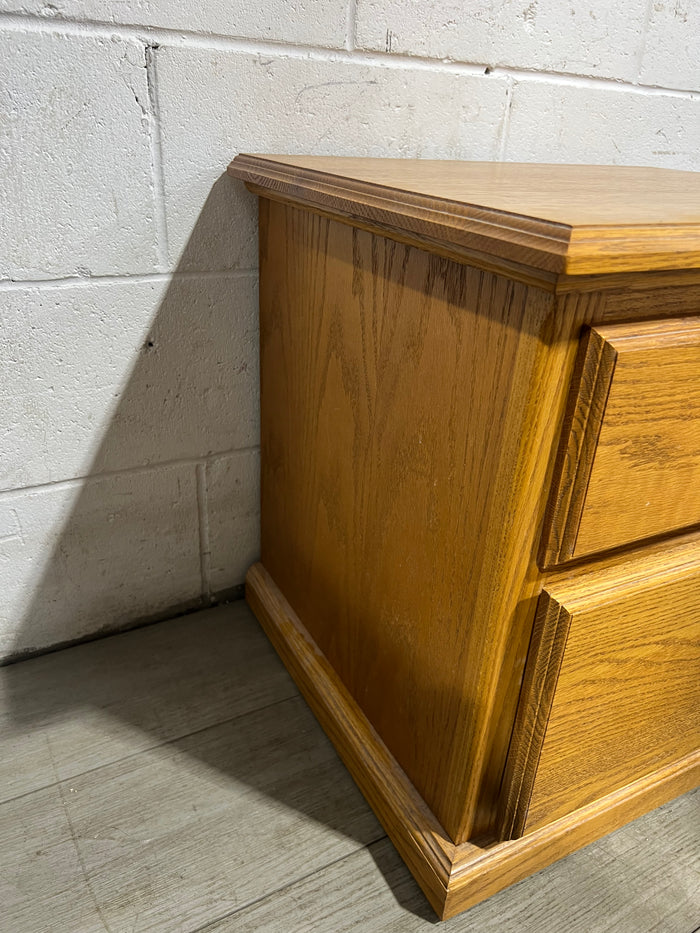 Simpson 2-Drawer Nightstand