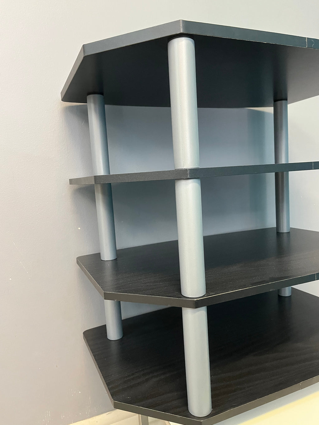 4 Shelfs Stereo Stand