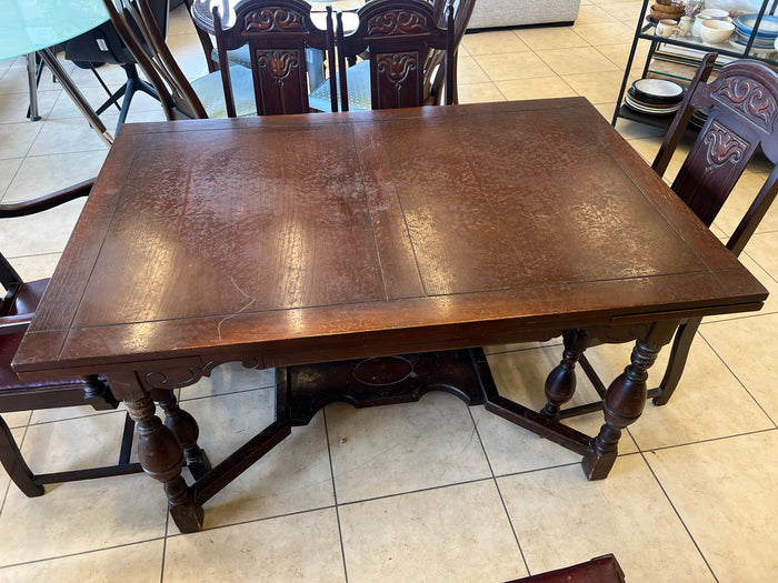 Georgetown Dining Table and Chair Set