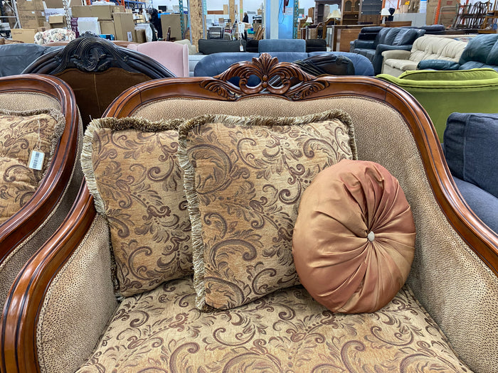 Traditional Oak XL Accent Chair