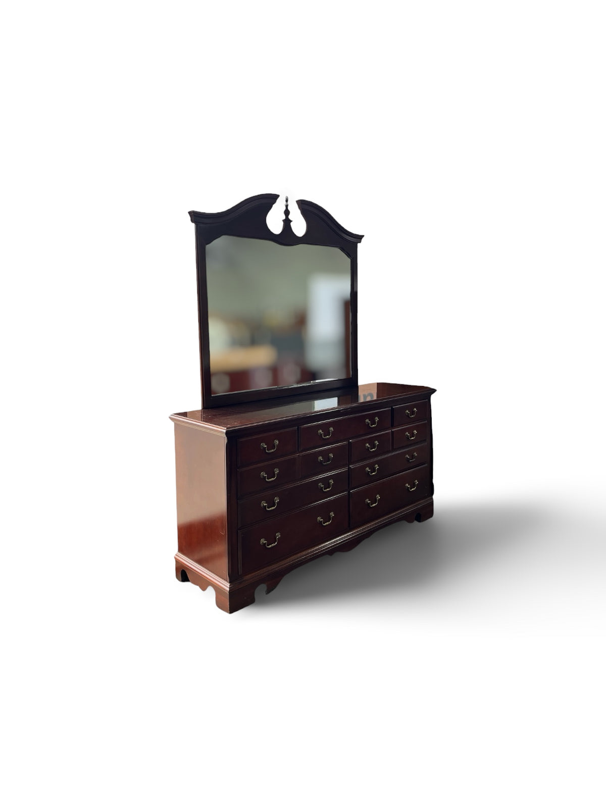 Thomasville Impressions Traditional Dresser with Mirror