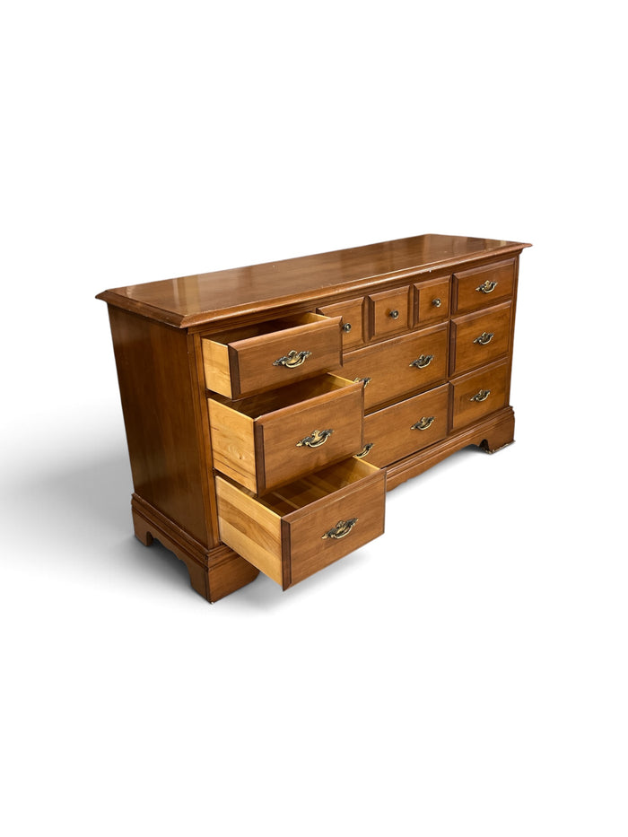 Traditional Wood 9 Drawer Dresser