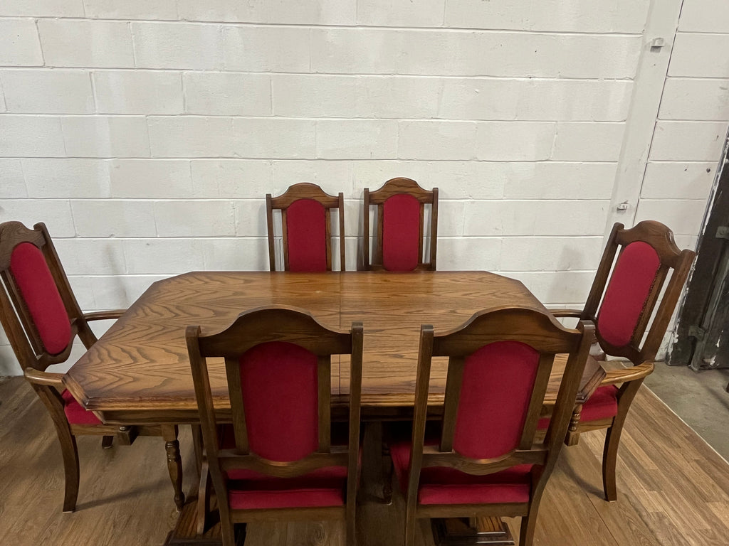 Traditional Extendable Dining Table w/ Chairs