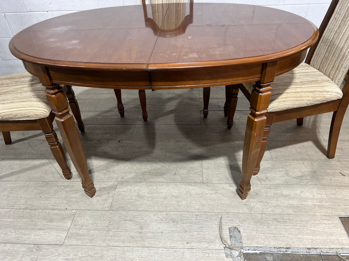Family Feast - Classic Extendable Dining Set