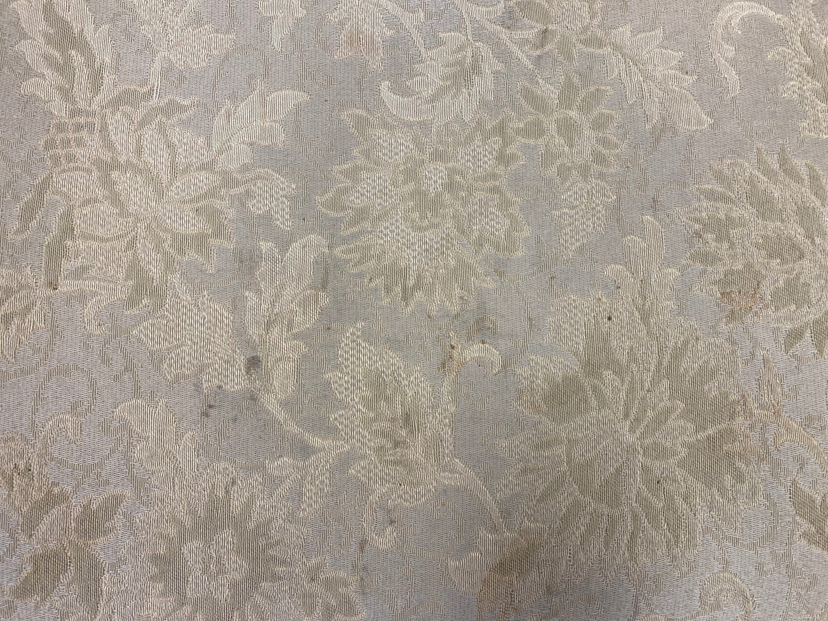 Traditional Cream Floral Loveseat