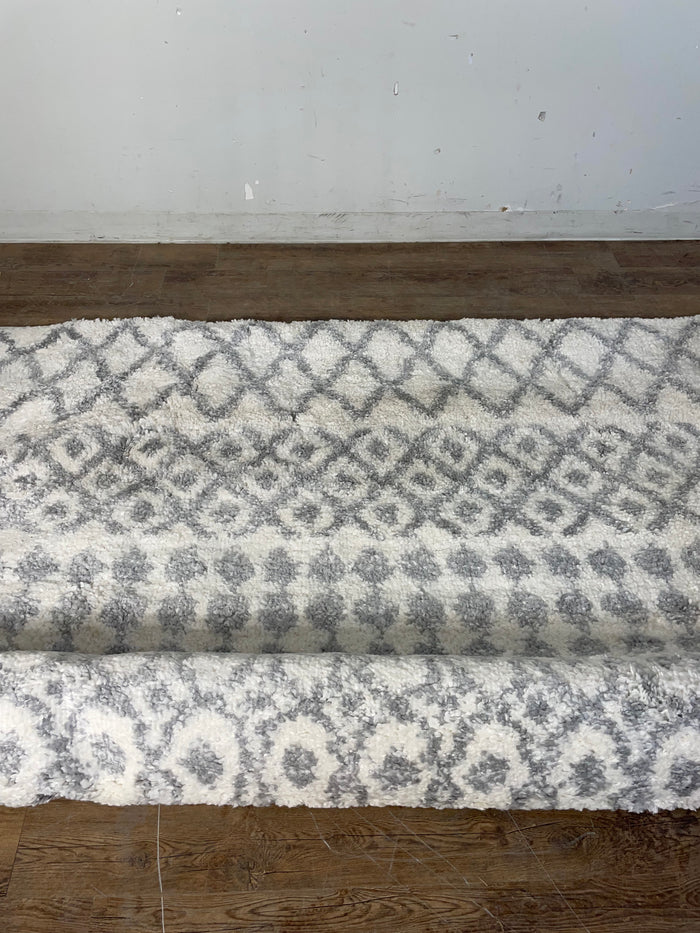 Ivory 8' x 10' Pattern Carpet