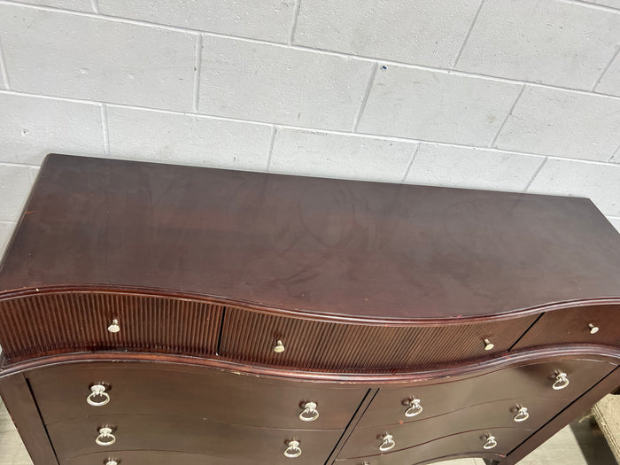 Modern Fluted 9-Drawer Dresser
