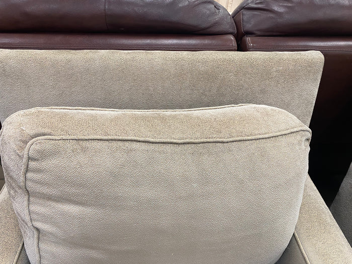 Light-Coloured Herringbone Fabric Transitional Style Armchair