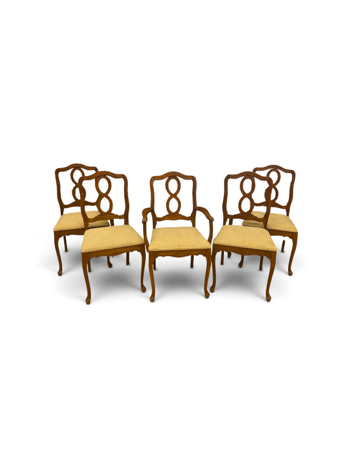 Chelsey Vintage Scalloped Oval Maple Dining Set with 5 Chairs