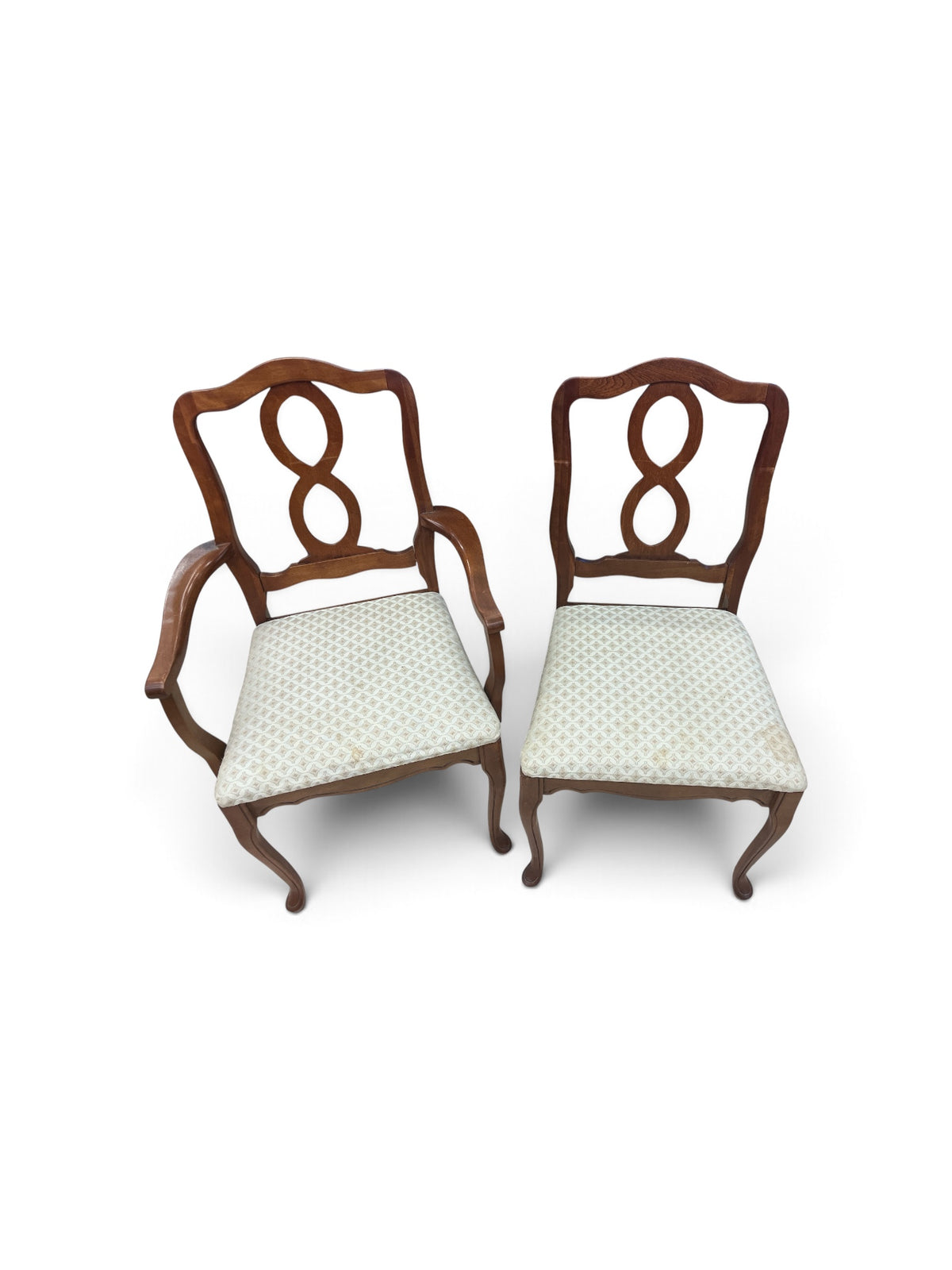 Chelsey Vintage Scalloped Oval Maple Dining Set with 5 Chairs