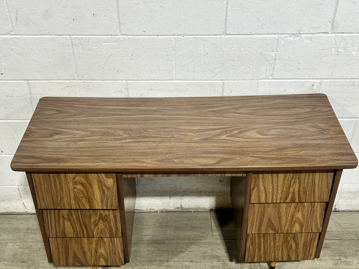 Classic Executive Desk - 6 Drawers