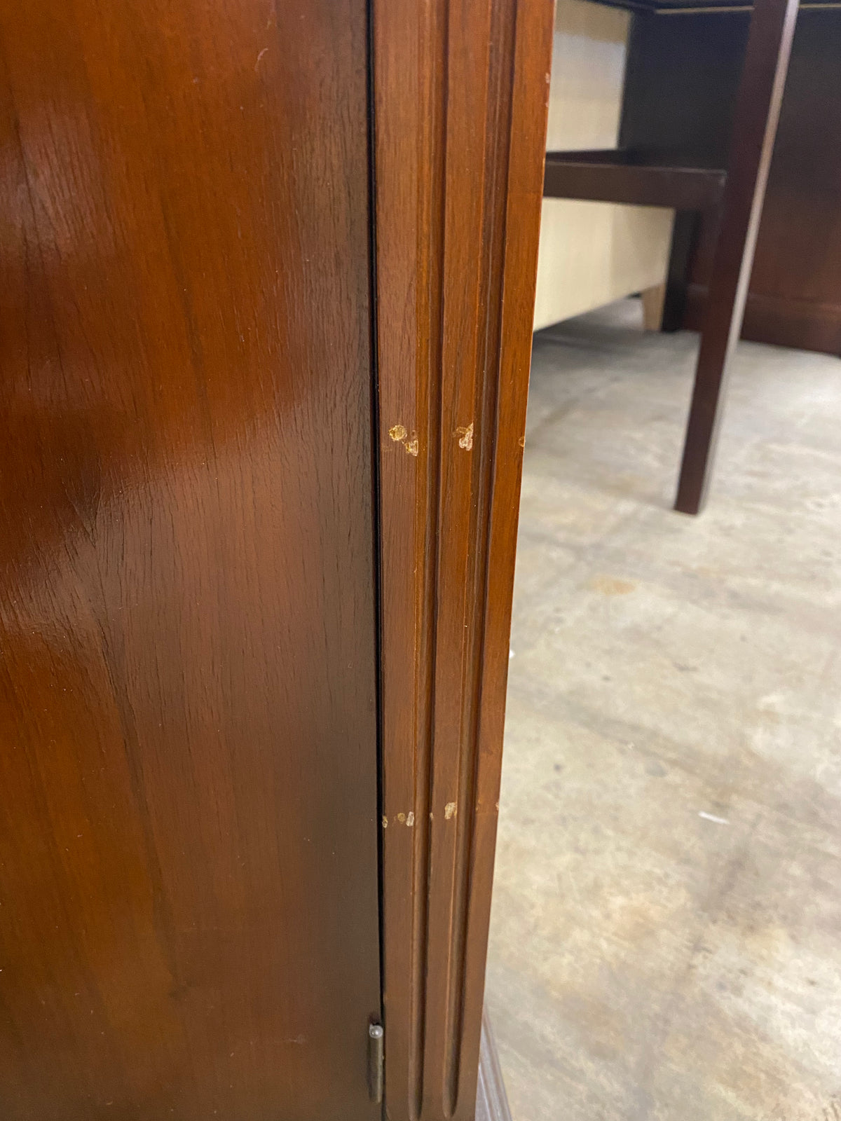 Mahogany Corner Glass Hutch