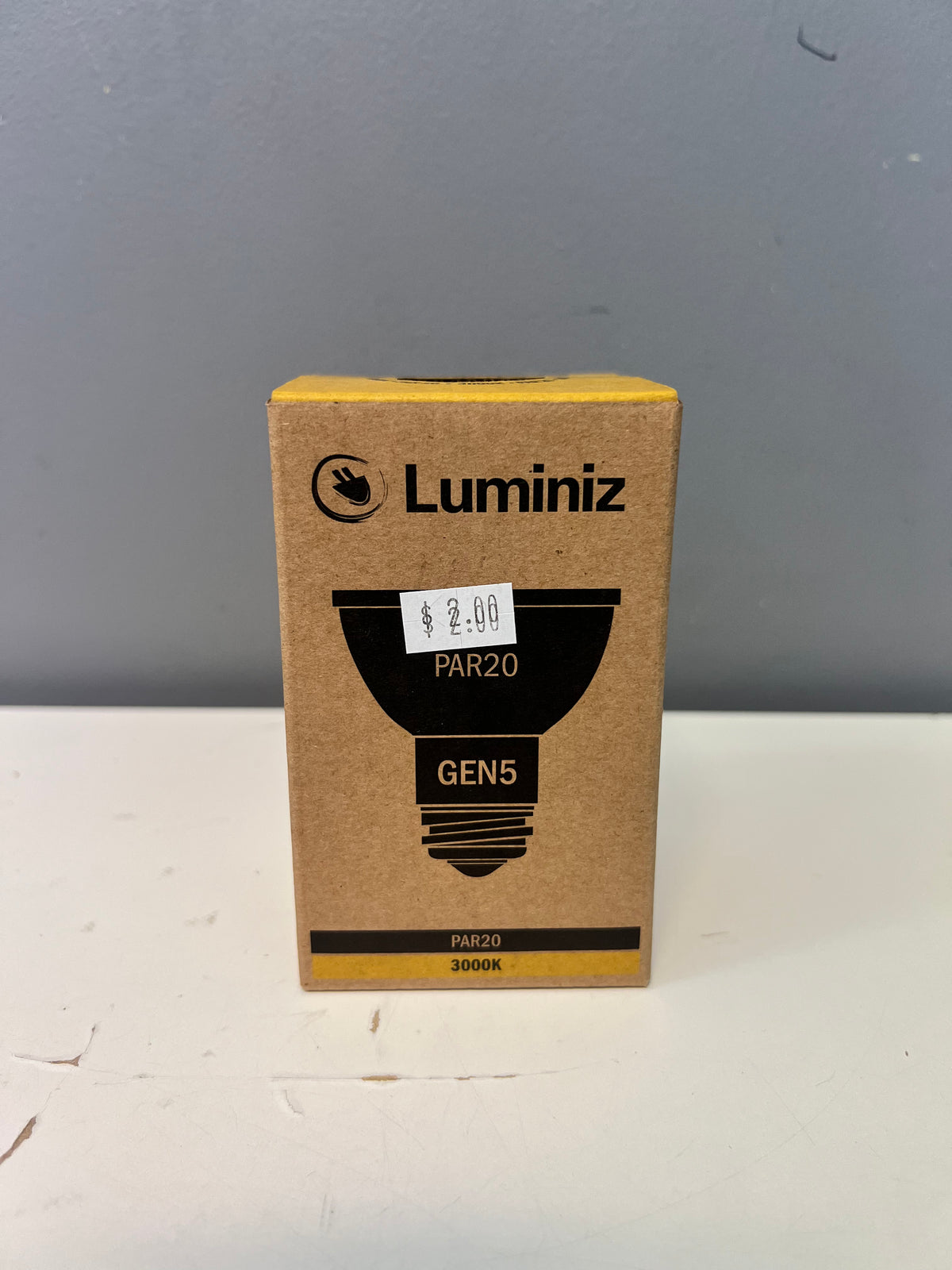 Luminiz Dimmable LED Light Bulb