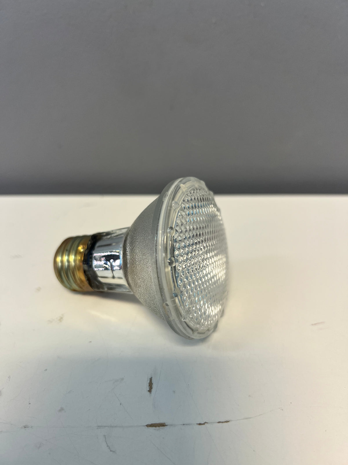 Luminiz Dimmable LED Light Bulb