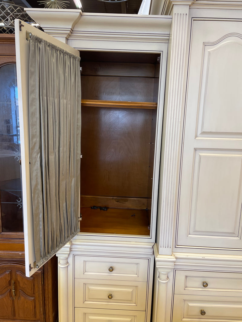 Grand Classic Entertainment Unit
