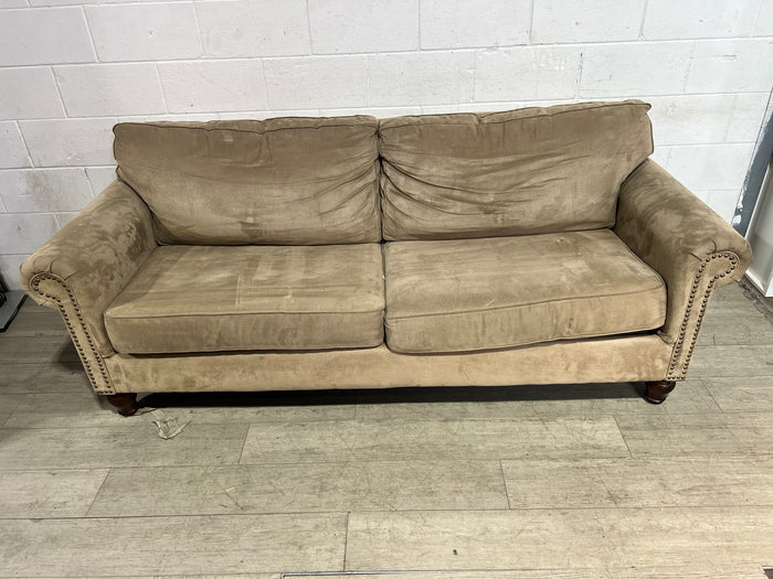 Studded Sienna Loveseat