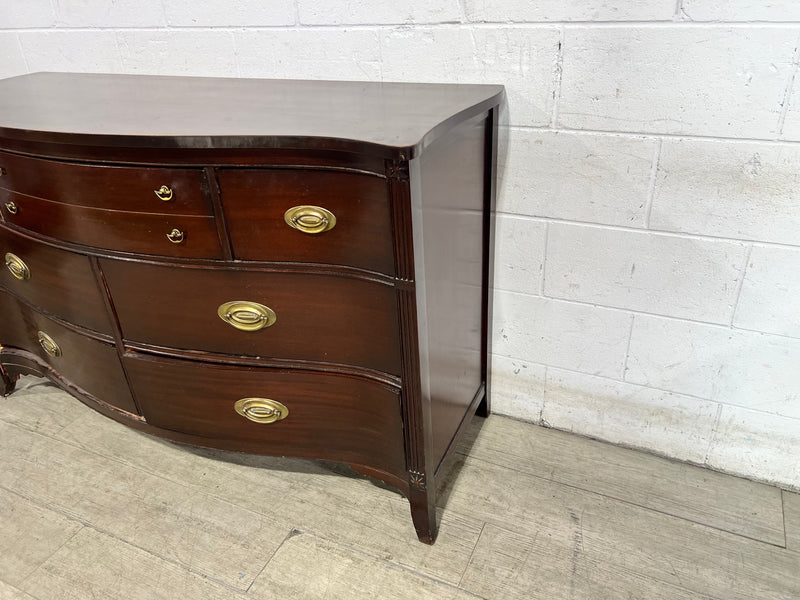 Graceful Bowfront 7-Drawer Dresser