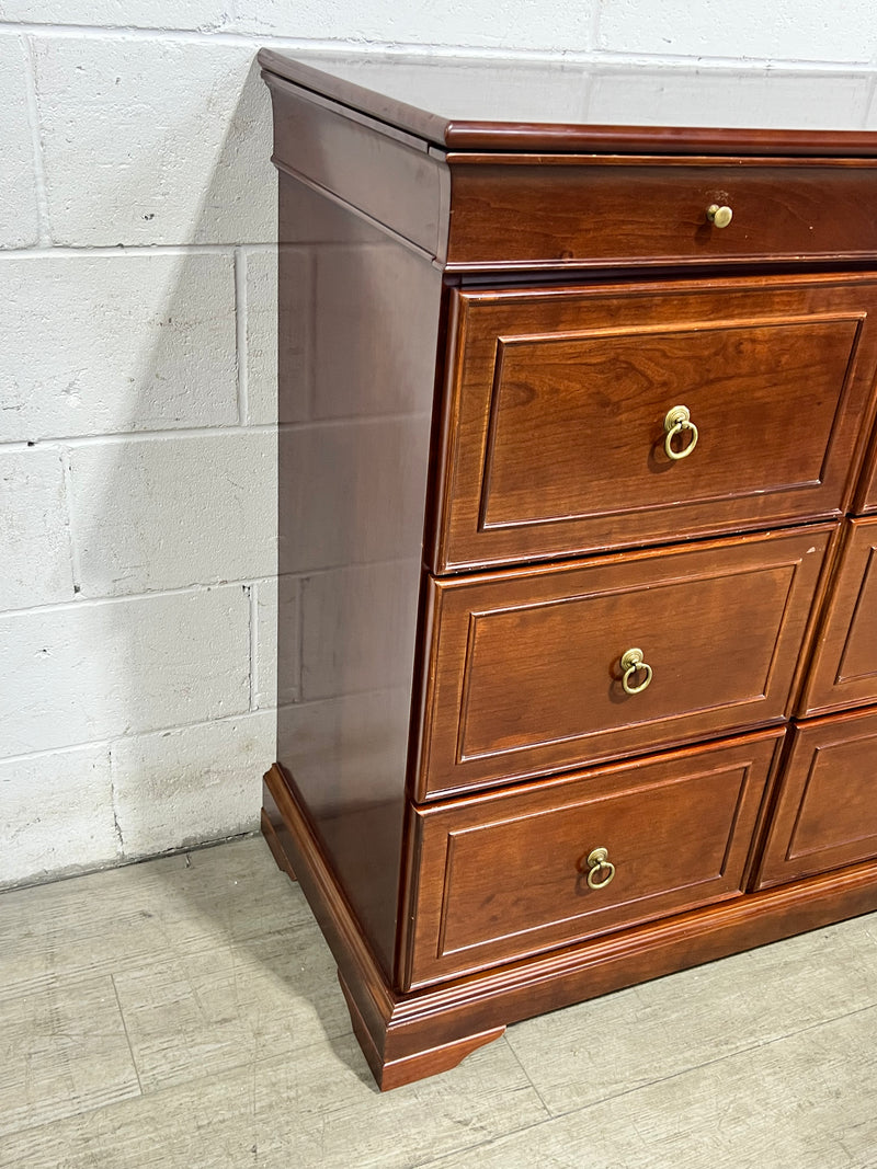 Timeless Two-Column 5-Drawer Dresser
