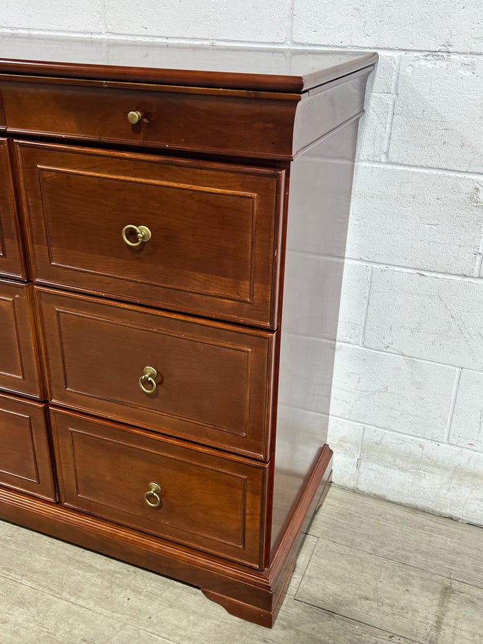 Timeless Two-Column 5-Drawer Dresser