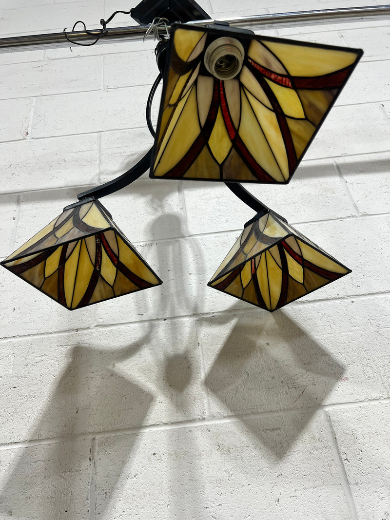 Quizel Tiffany-Like 3 Light Chandelier