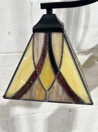 Quizel Tiffany-Like 3 Light Chandelier