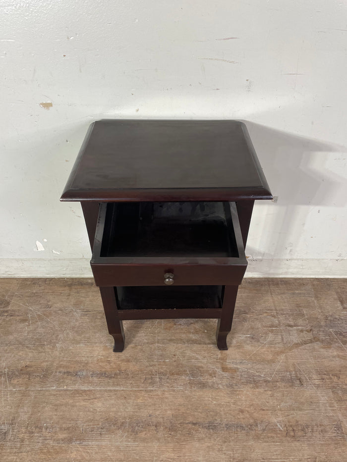 1 Drawer Urban Nightstand