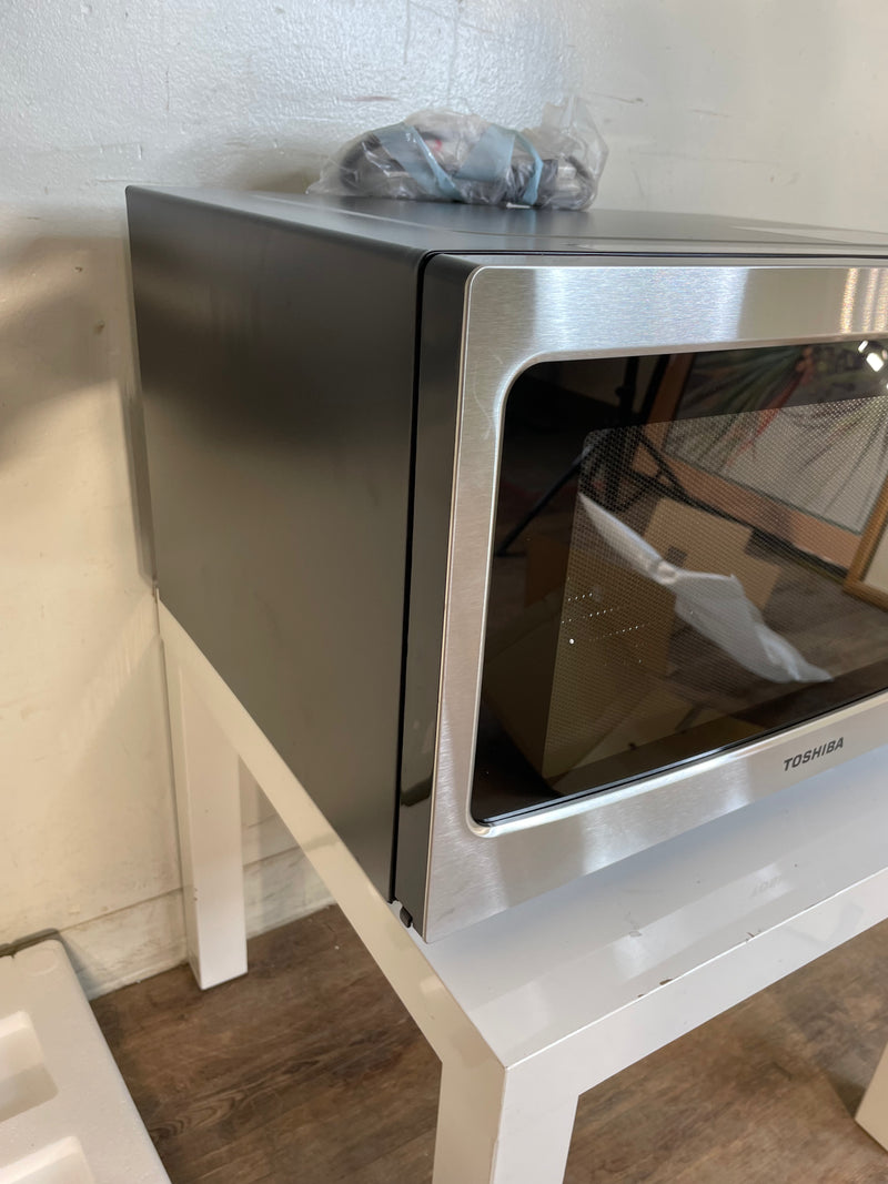 Toshiba Countertop Microwave Oven