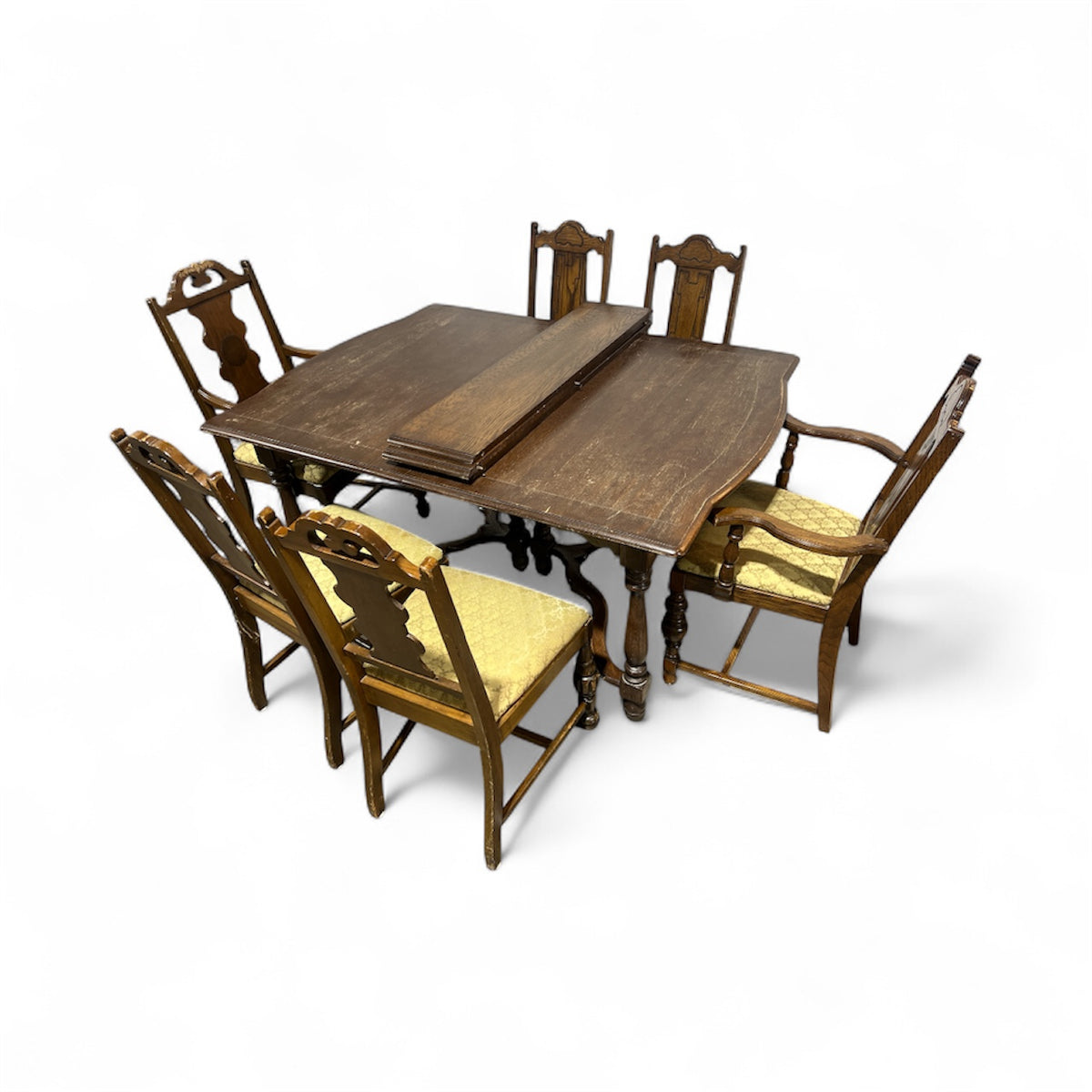 Elia Tudor Dinning Set