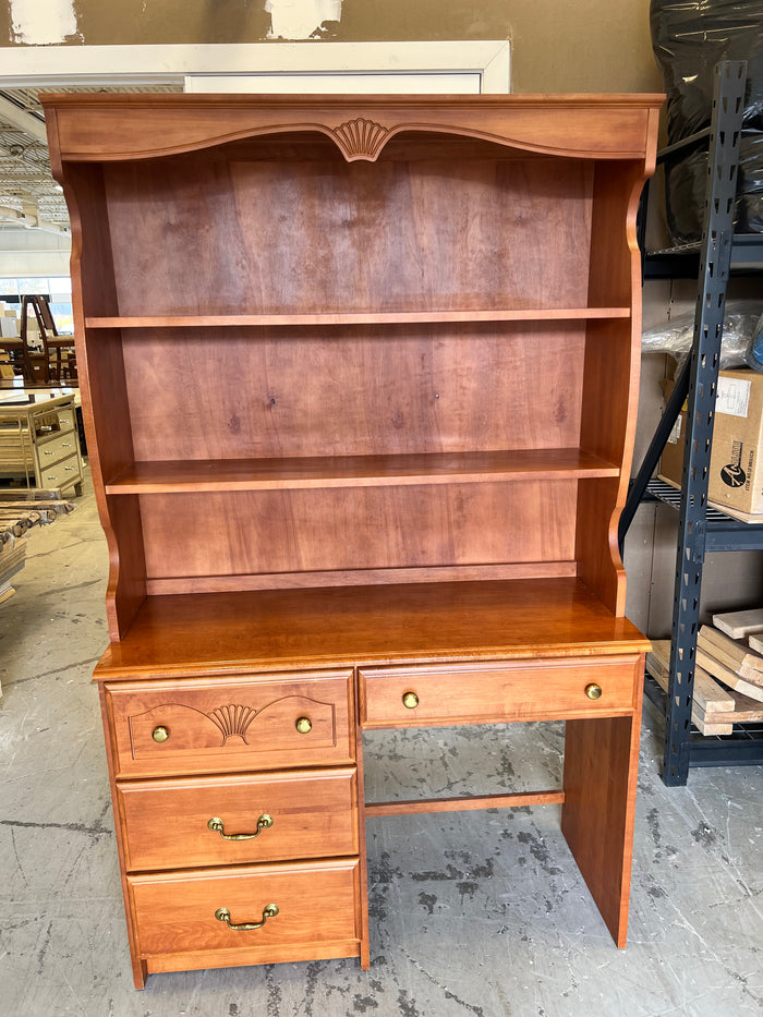 Traditional Wood Desk With Hutch