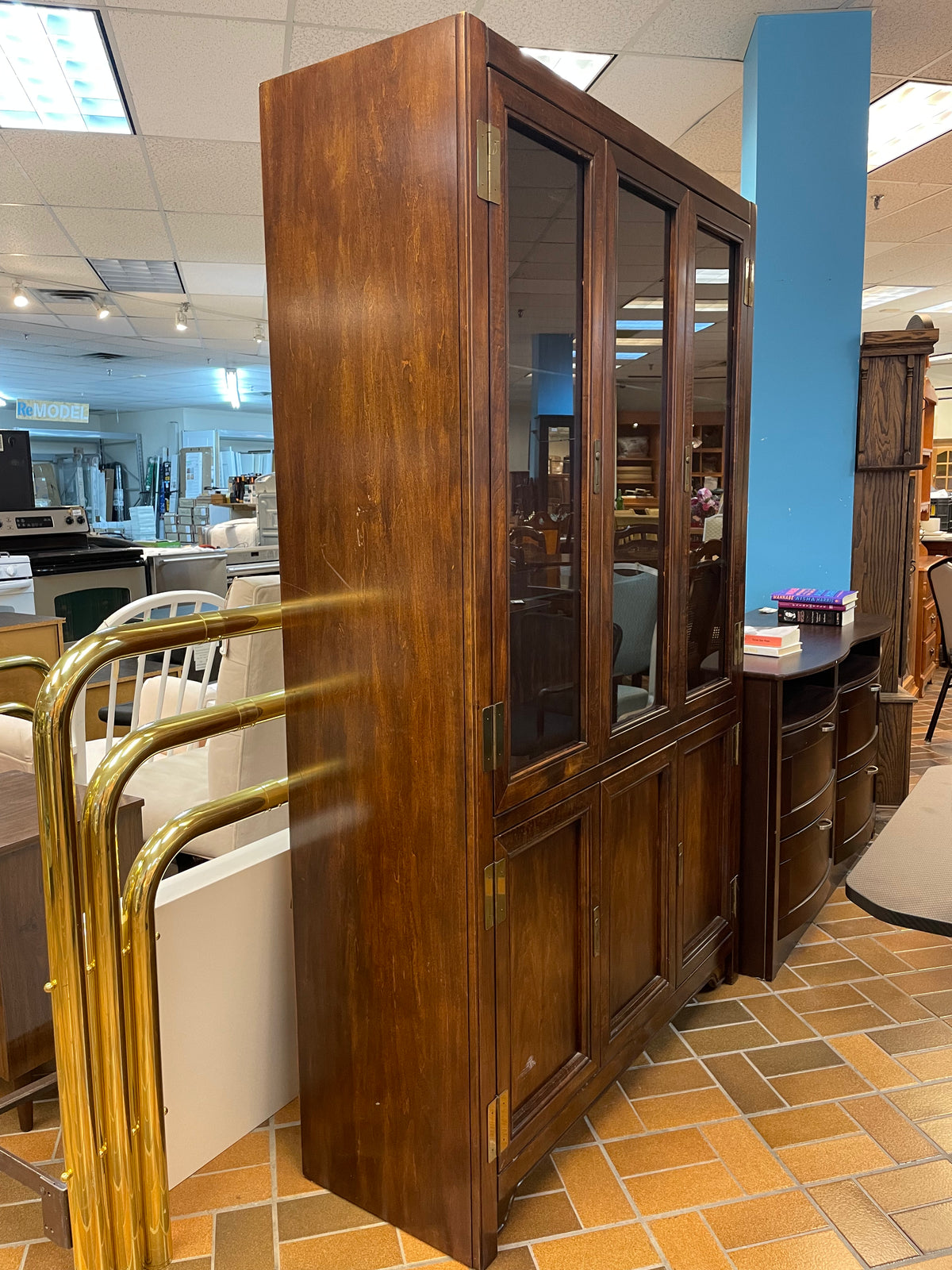 Dark Wood 1-Piece Hutch