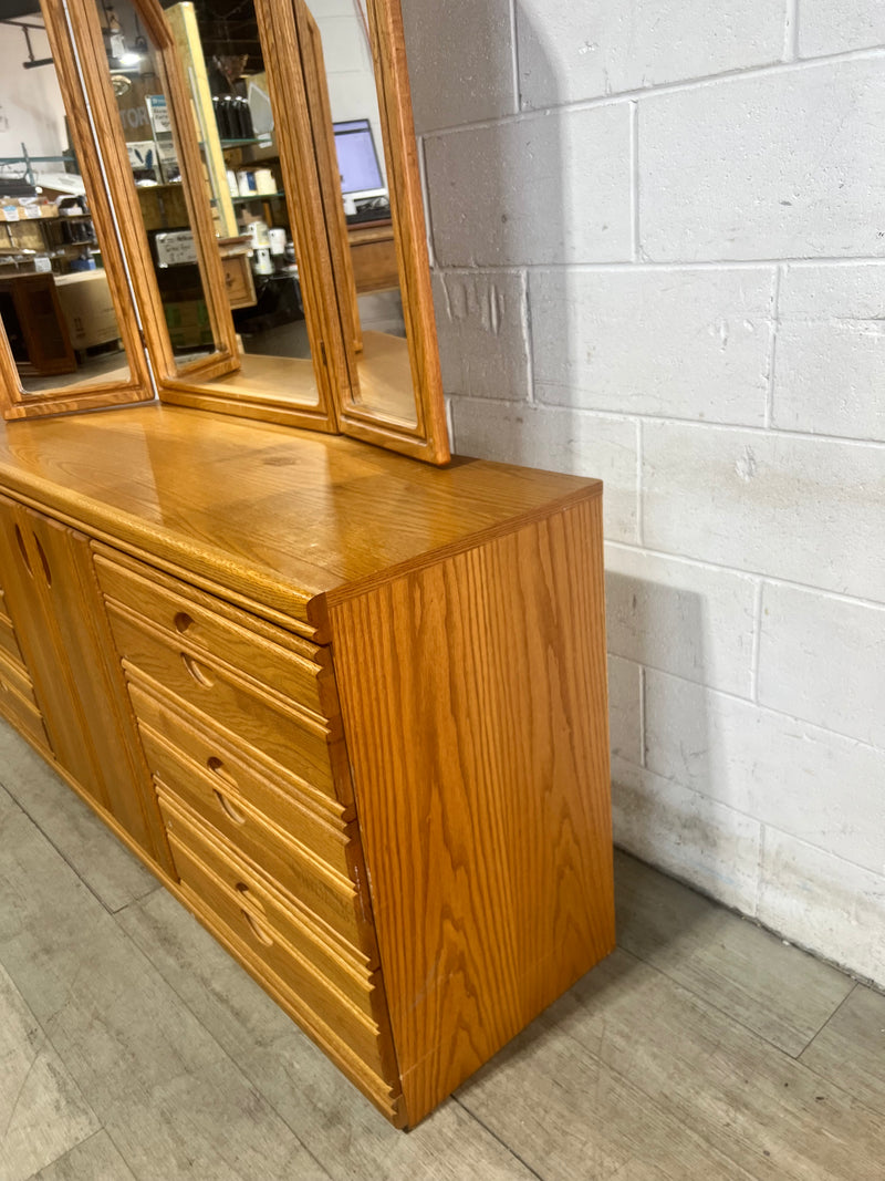 Arched Triple Mirror Dresser