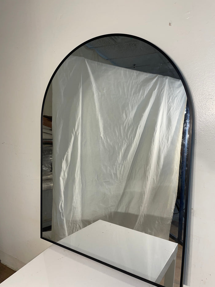 Arch-Shaped Mirror in Black Frame