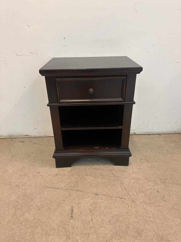 Dark wooden end table (USED)