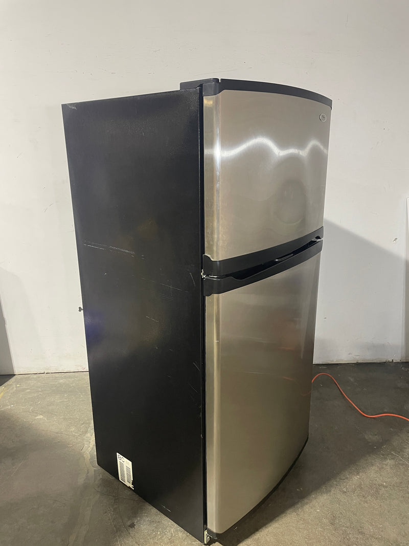 Whirlpool Gold 30" Refrigerator in Stainless Steel