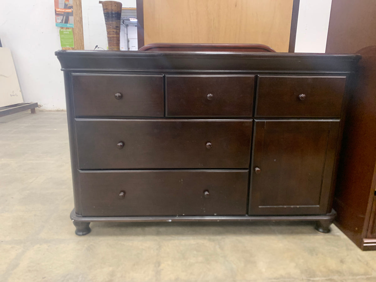 Mahogany 5 Drawer Dresser With Wooden Handles And Mirror