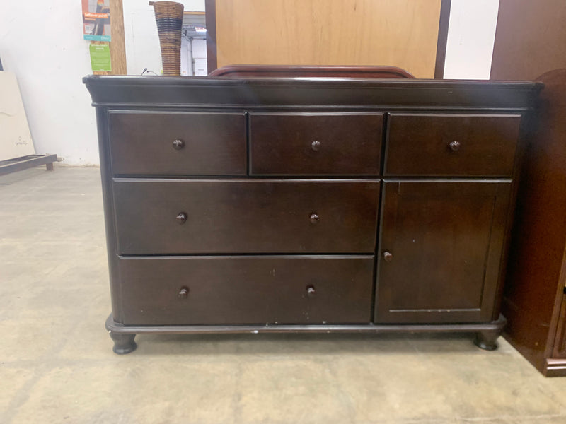 Mahogany 5 Drawer Dresser With Wooden Handles And Mirror