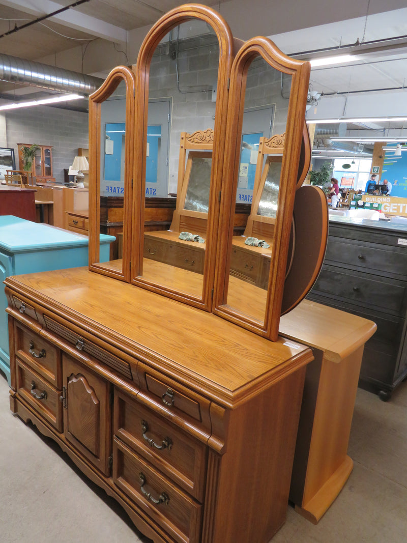 Antique light wood Vanity, Triple Mirror