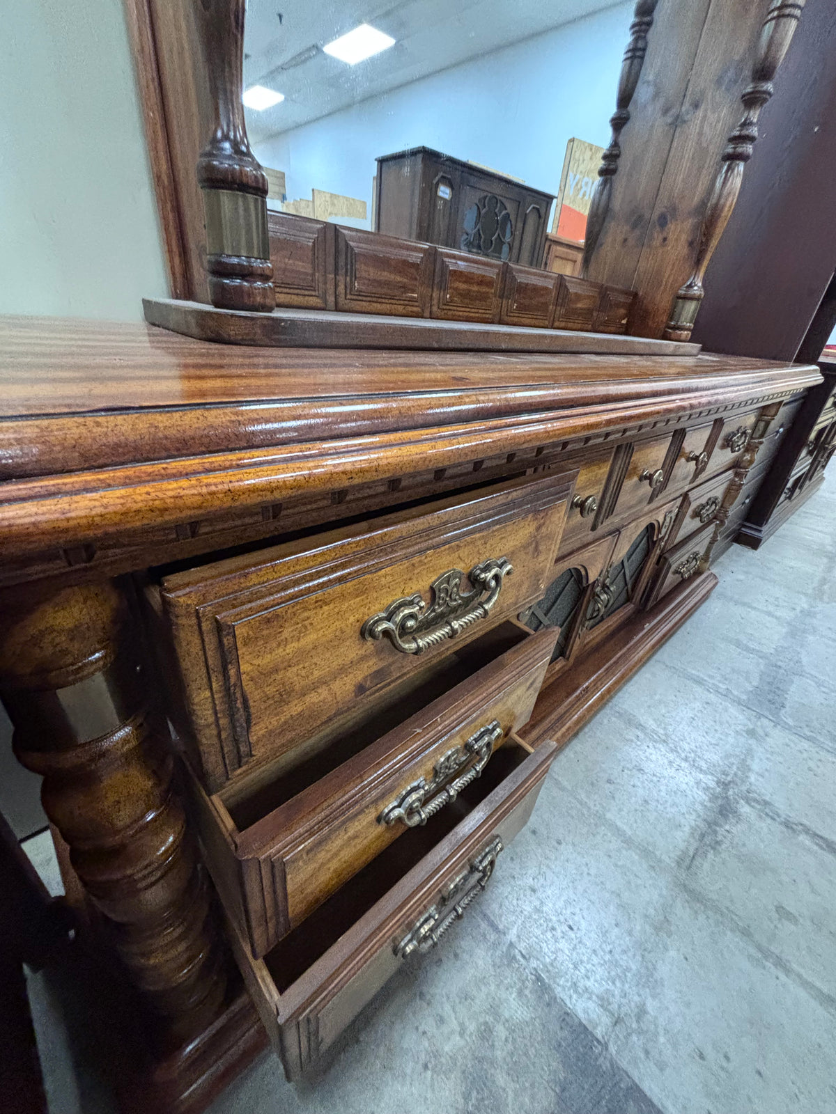 Early American Style Dresser w/ Mirror