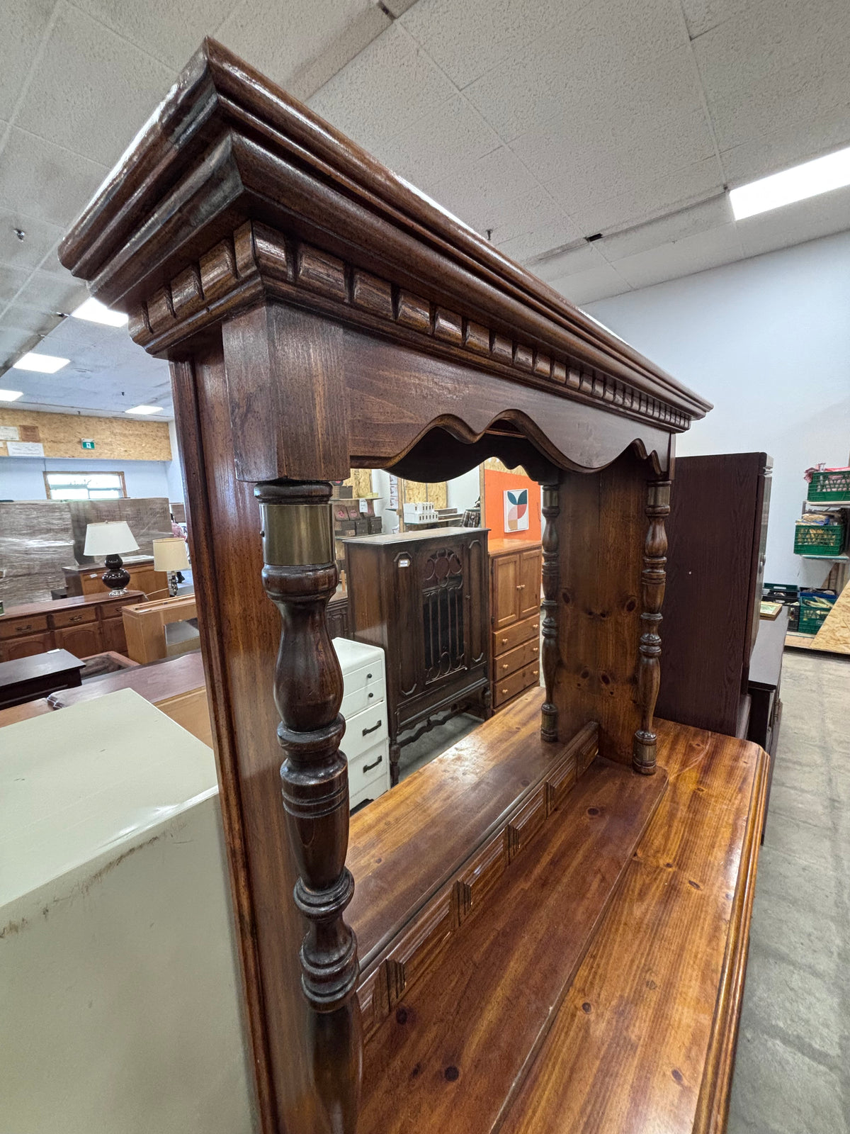 Early American Style Dresser w/ Mirror