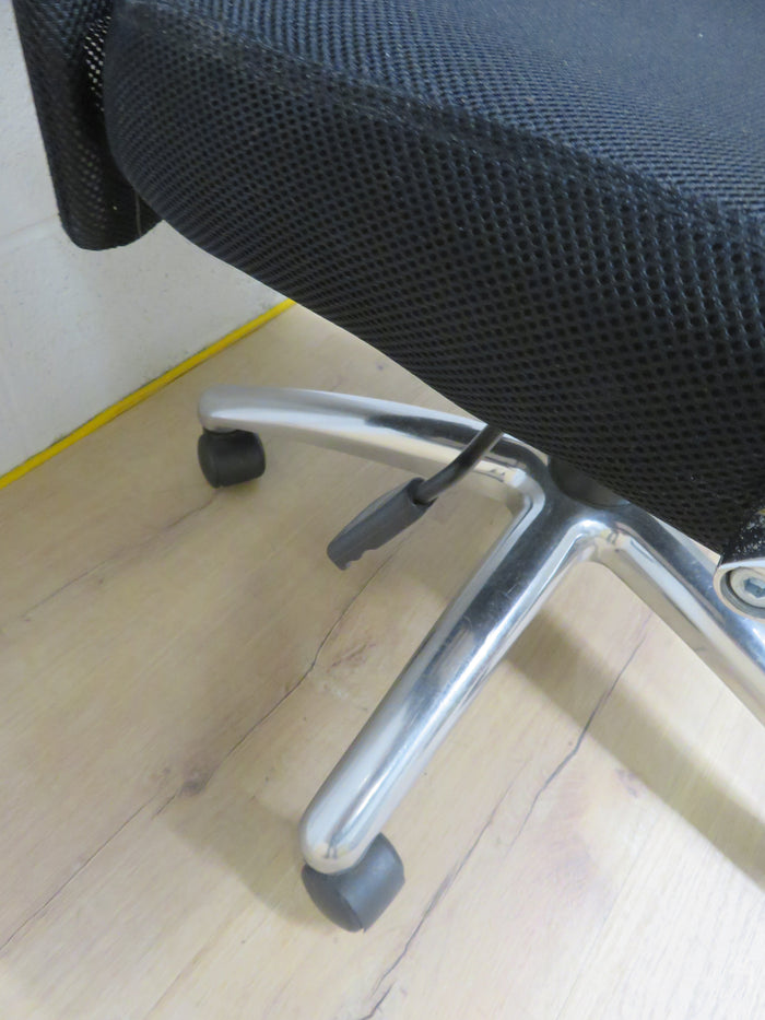 25"W Mesh Backed Office Chair