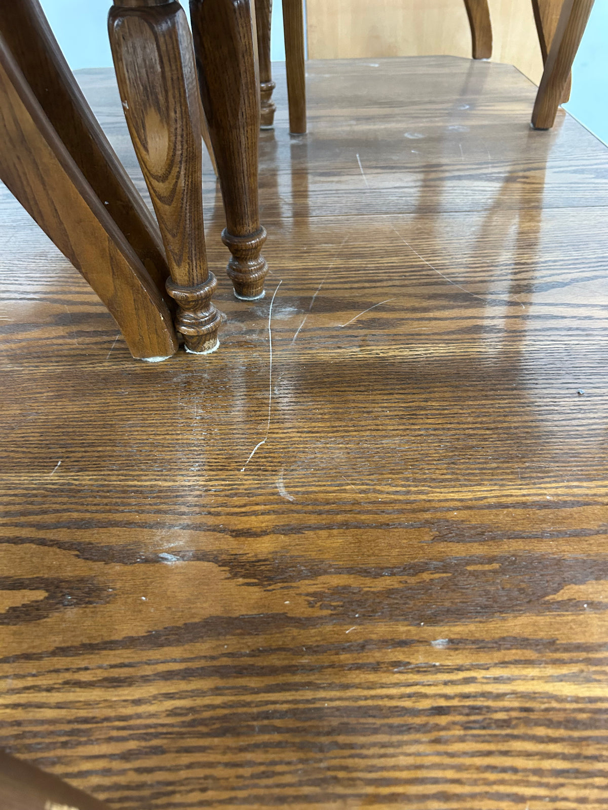 Vintage Wooden Dining Table w 6 Chairs