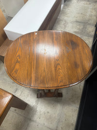 Old-Fashioned Oval Foldable Table