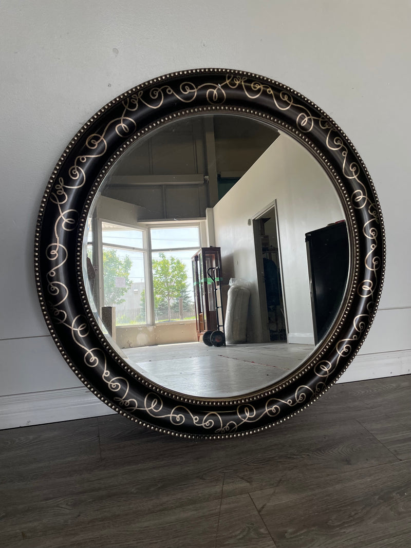 Circular Black-rimmed Mirror