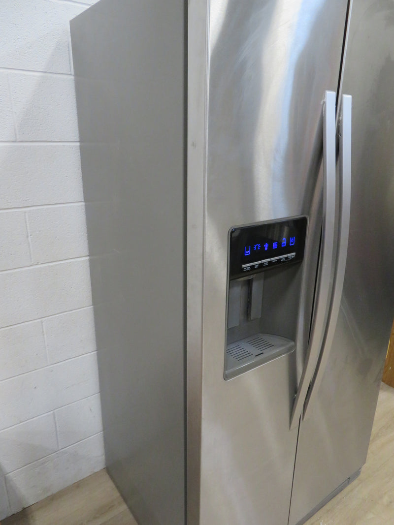 Side by Side Fridge Freezer with Ice Maker