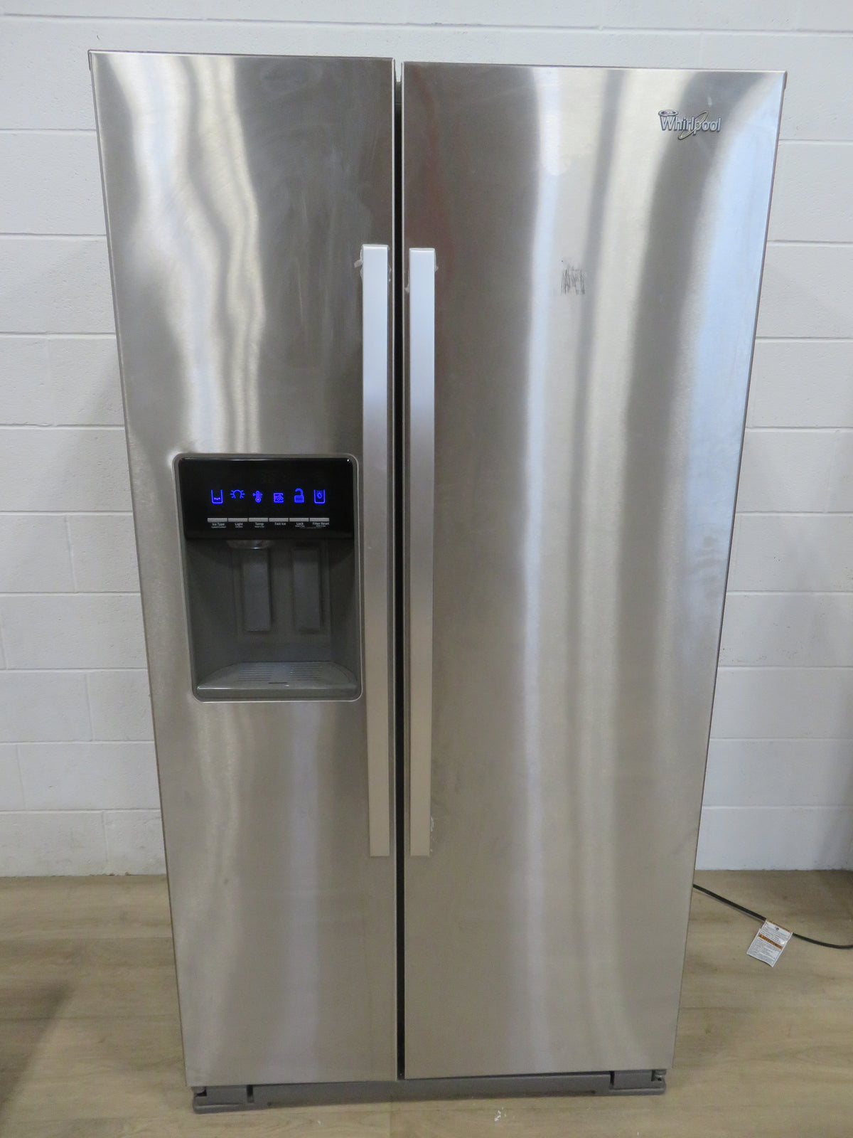 Side by Side Fridge Freezer with Ice Maker