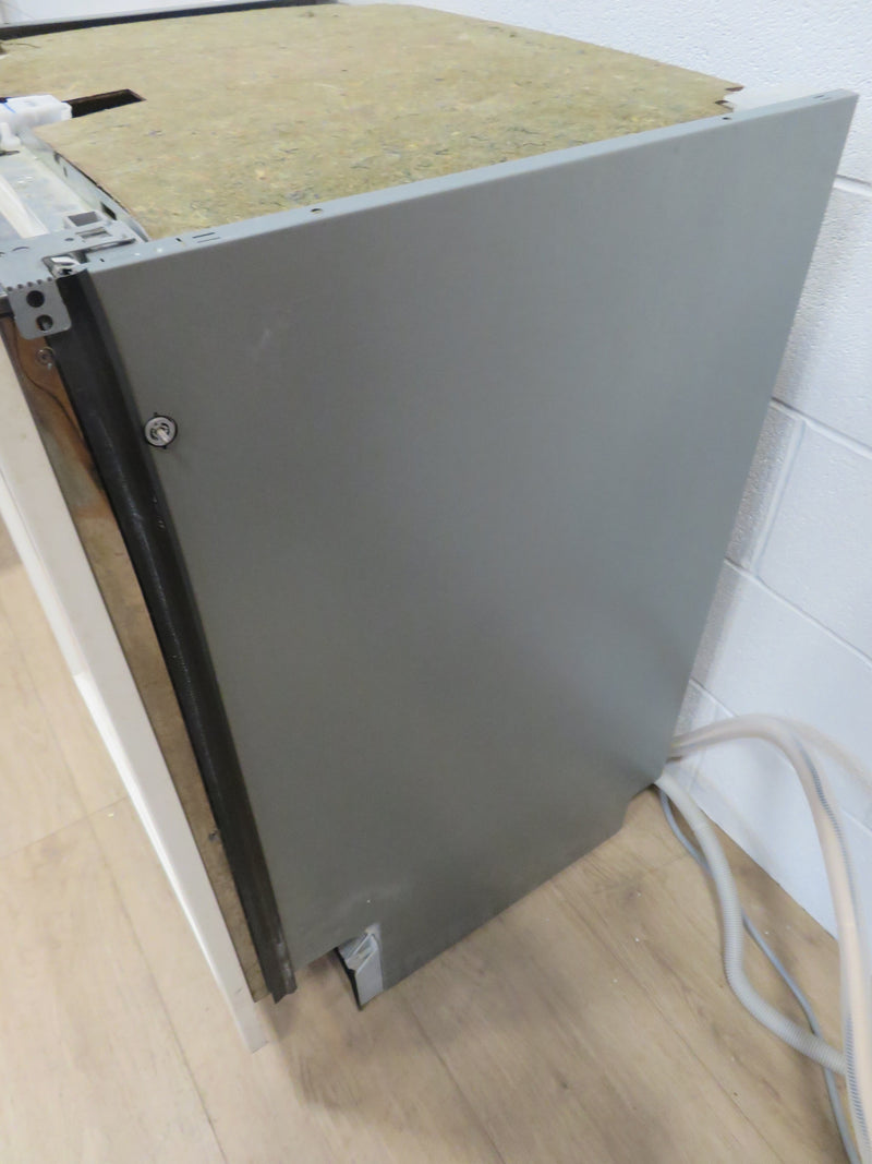 Built-in Dishwasher with Cream Facia