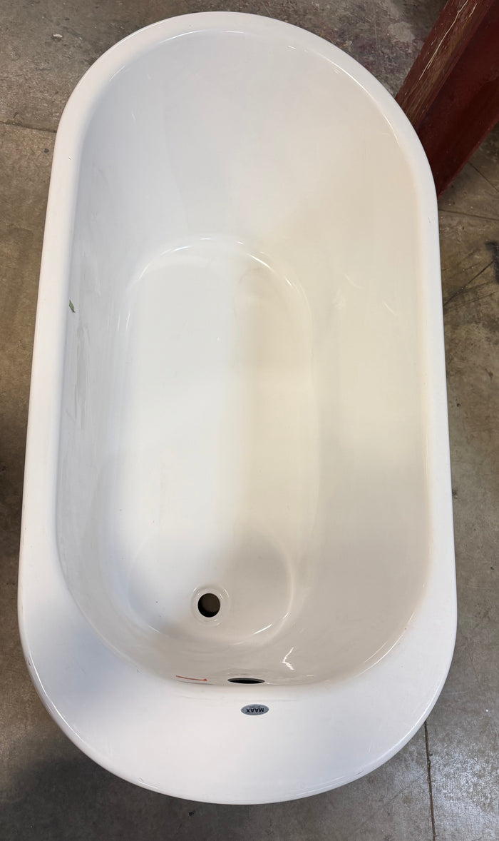 Freestanding Oval Center Drain Bathtub in White