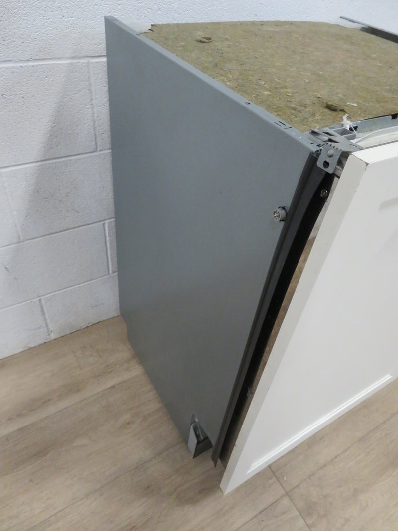 Built-in Dishwasher with Cream Facia
