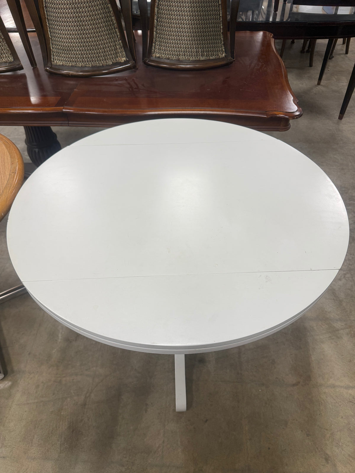 Small White Round Extendable Dining Table
