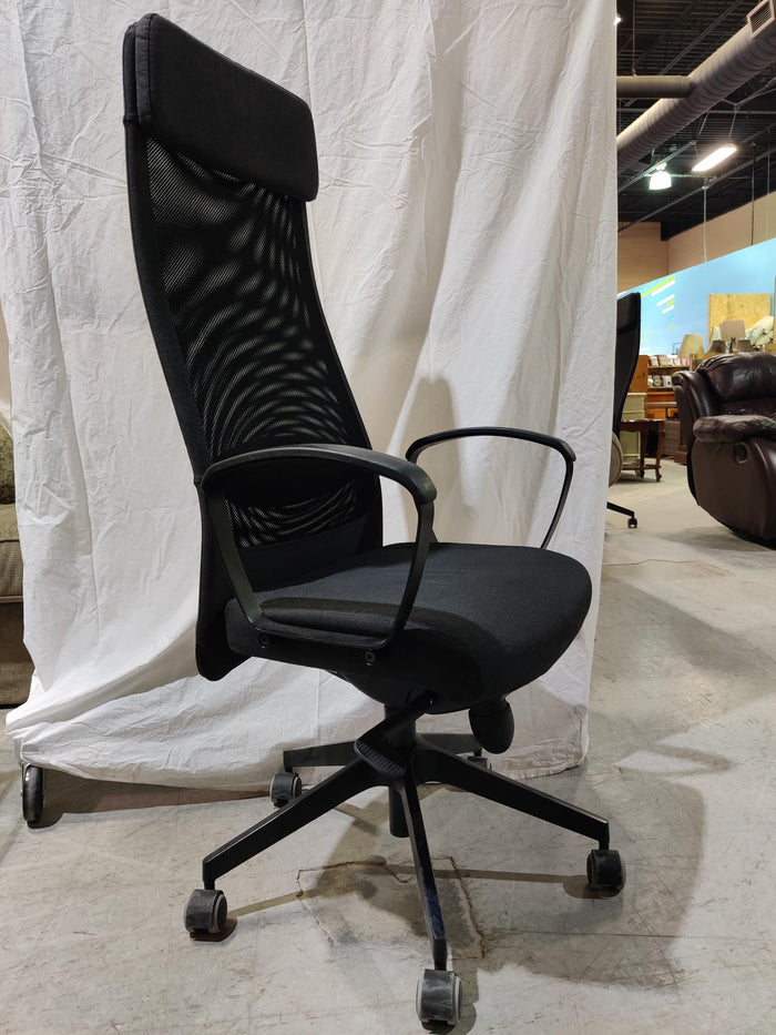 Black Wire Mesh Office Chair with Small Seat Cushion – Habitat for Humanity  Greater Ottawa ReStore